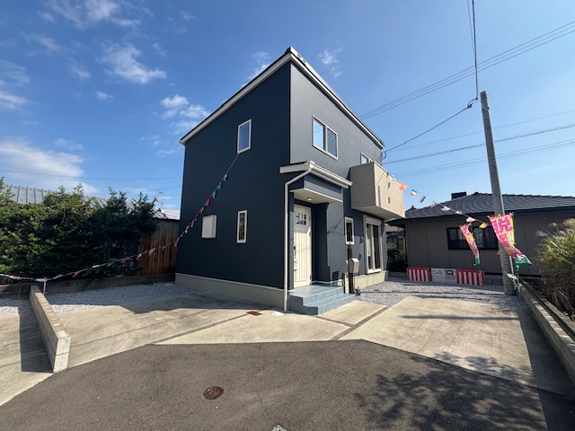 ☆中西町14-1号棟　2,280万円　2階建☆