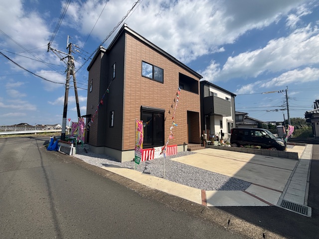 ☆大字恒久2-5号棟　2,399万円　2階建☆