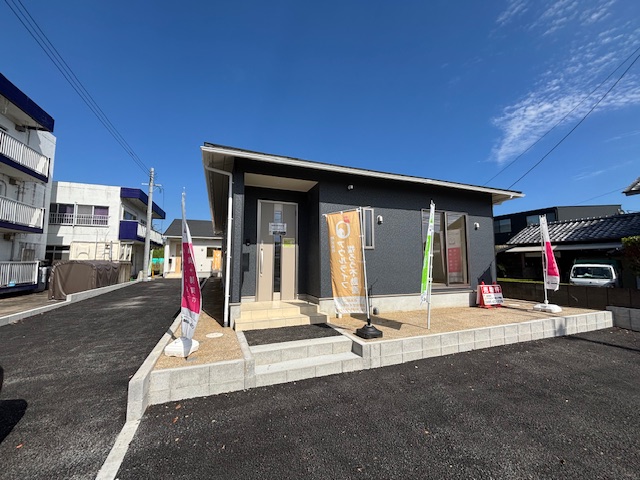 ☆大字熊野4-2号棟　2,188万円　平家☆